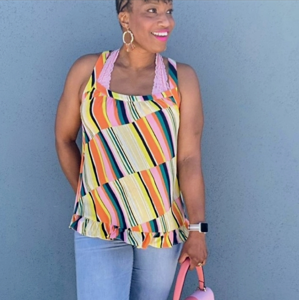 Fabulous retro Cabi #5979 skip Halter ruffled bottom edge summer time vacay